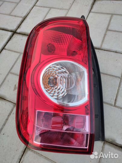 Задний левый фонарь Рено дастер
