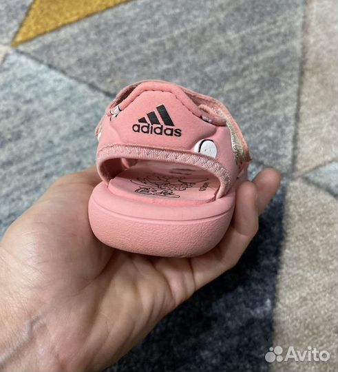 Сандали adidas 20