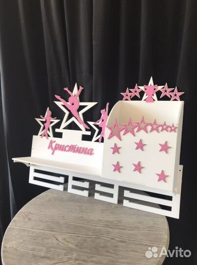 Медальница с отсеком для грамот