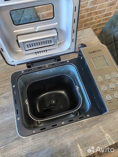 Хлебопечка Garlyn Home Br-1000