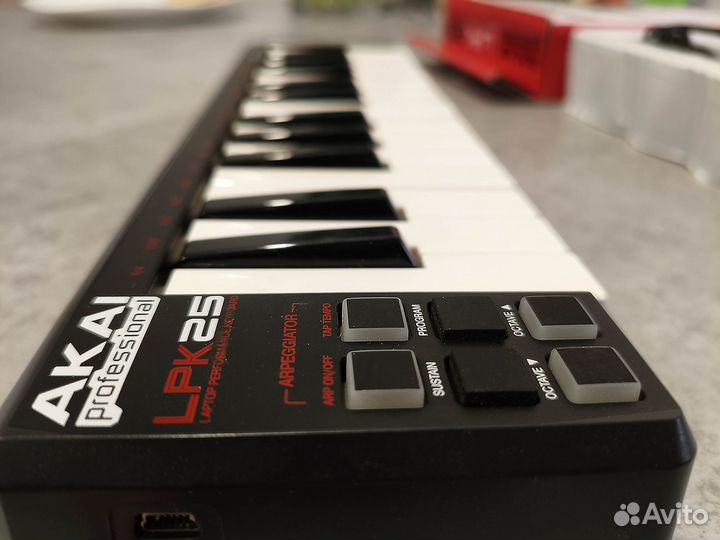 Akai LPK25