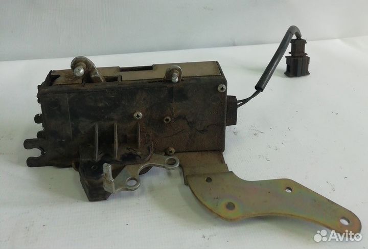Замок двери Chevrolet Niva 2011 з/л