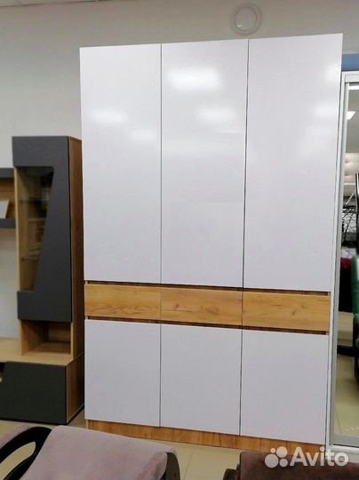 Шкаф распашной 1500