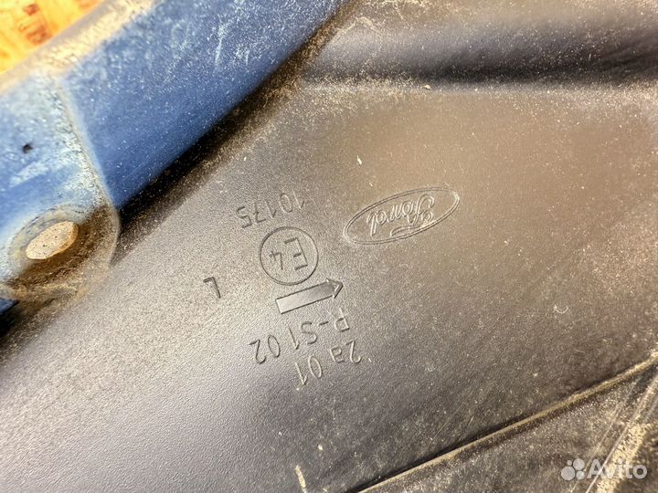 Фонарь задний левый Ford Focus 2 хетчбек