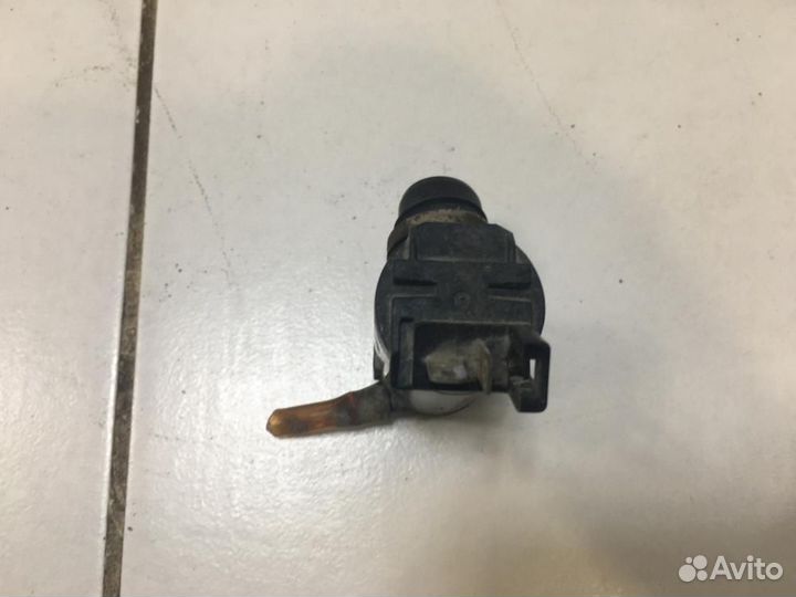 Насос омывателя Toyota Hilux Surf N120 N130