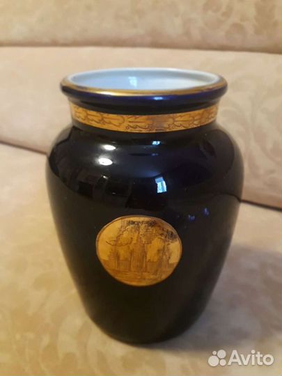 Ваза фарфор лфз Москва мгу