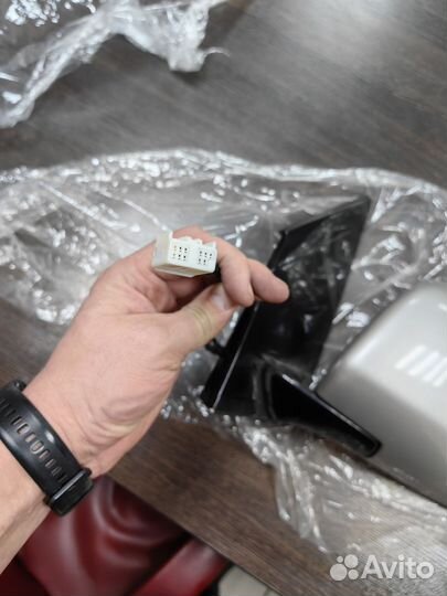 Зеркало левое