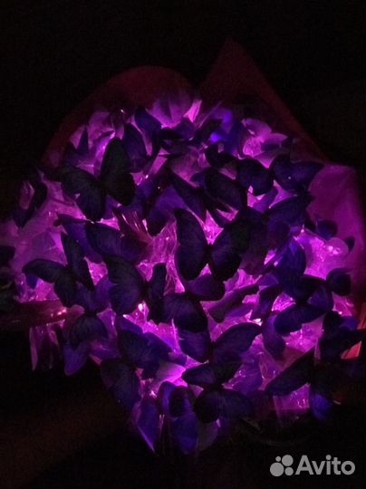 Светящийся букет из бабочек