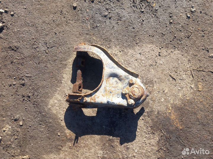 Great wall wingle Рычаг передний левый верхний