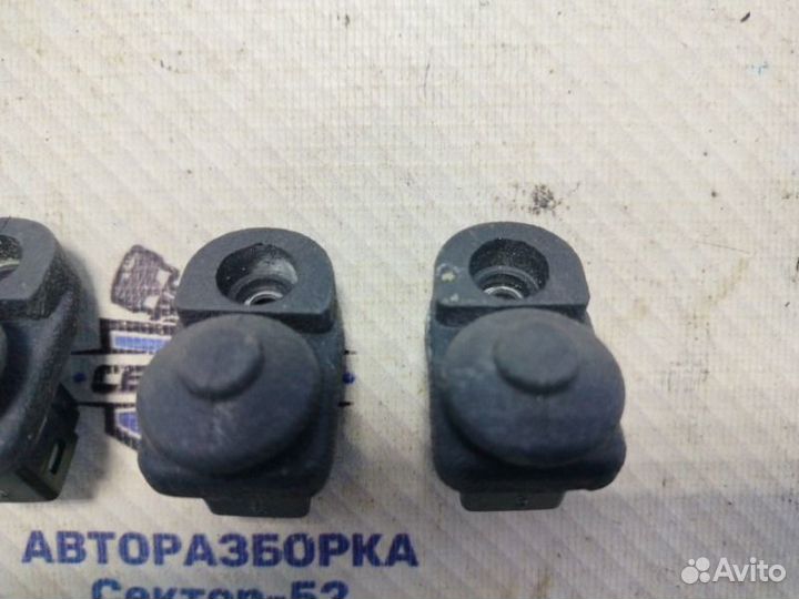 Выключатель концевой Nissan Juke YF15