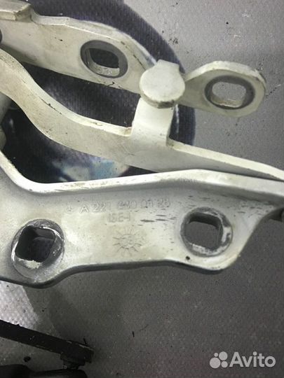 Петля капота Mercedes-Benz S-Class W221