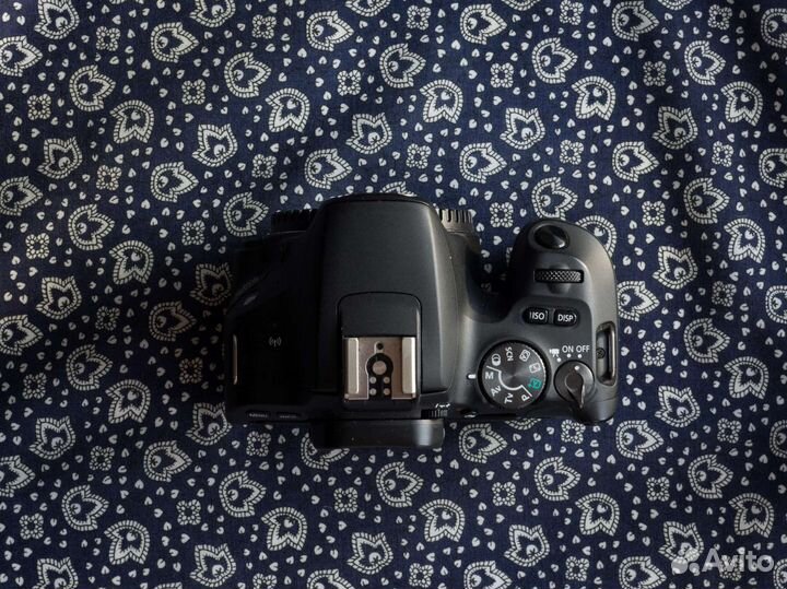 Canon 200d + комплект