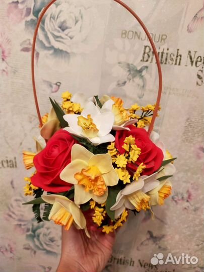 Букет-комплимент Розы с нарциссами