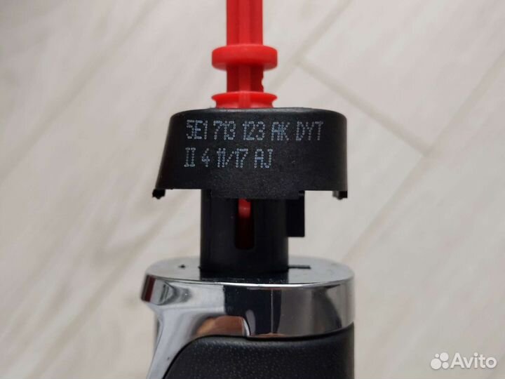 Ручка селектора кпп vag 5E1 713 123 AK DYT