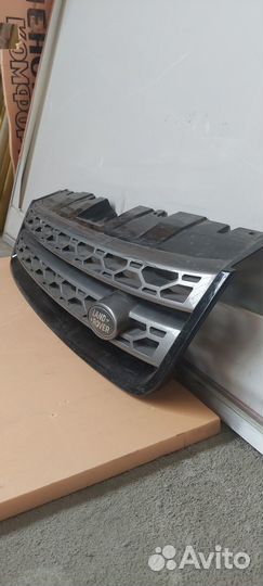 Решетка радиатора Land Rover Discovery Sport L550
