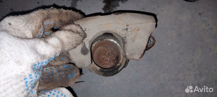 Кулак поворотный в сборе со ступицей для Suzuki