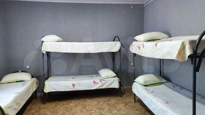 Комната 100 м² в 4-к., 2/5 эт.