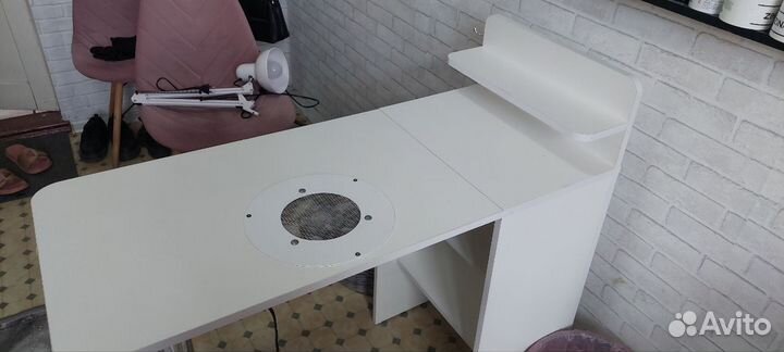 Стол для мастера маникюра с вытяжкой