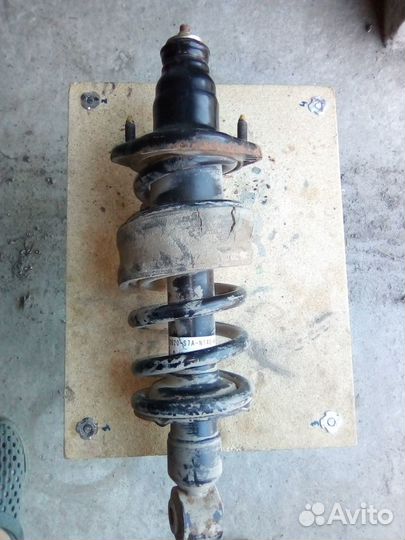 Продам задний амортизатор от Хонда Стрим