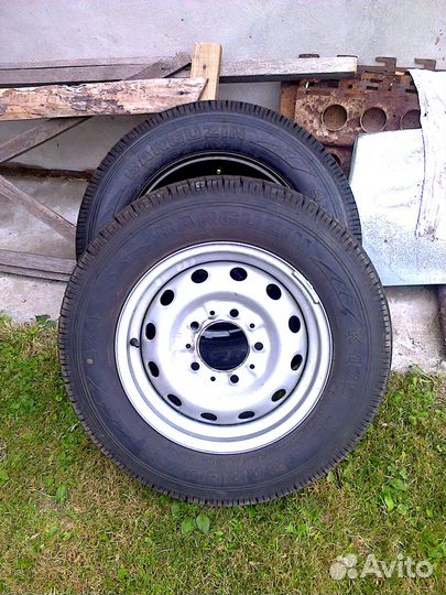Шины на дисках 205 х 70 R 15