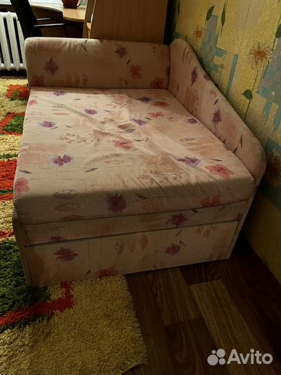 Диван односпальный бу