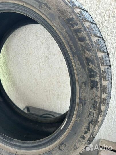 Bridgestone Blizzak Revo GZ 215/50 R17