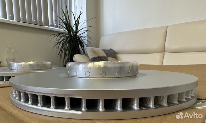 Тормозной диск передний правый BMW, 34106887398