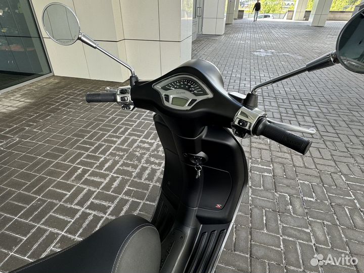 Vespa primavera 50 (2022, Nero Convinto)