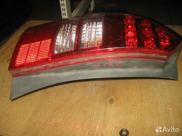 Стоп левый toyota Wish ZNE10 '03-'05 (68-3) контра