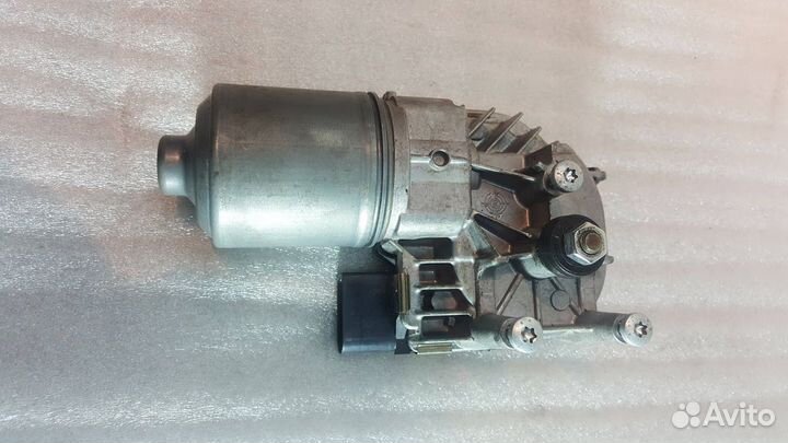 Моторчик трапеции стеклоочистителя audi A6 4F C6