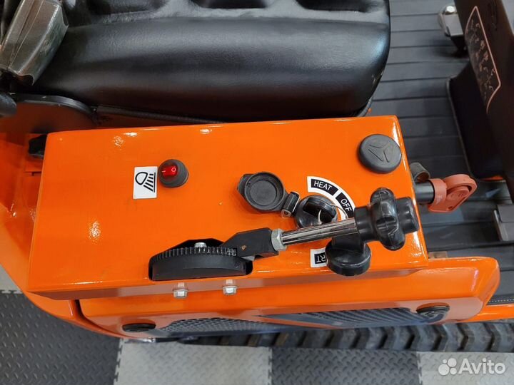 Мини-экскаватор Quadtrac E12, 2022