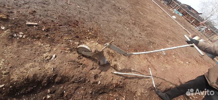 Плуг ручной