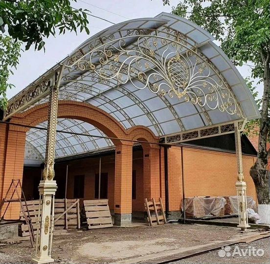 Навес из поликарбоната