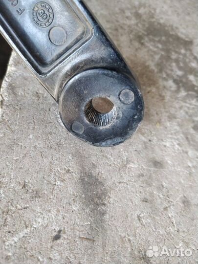 Поводок стеклоочистителя правый Kia Ceed 2006-2012