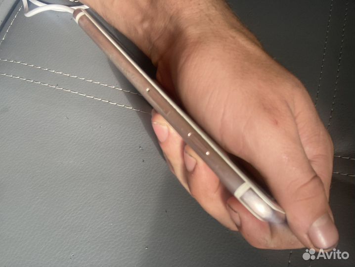 Телефон iPhone 6s