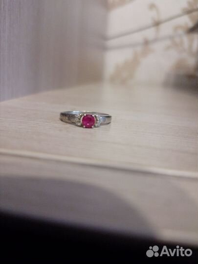 Серебряное кольцо с фианитами