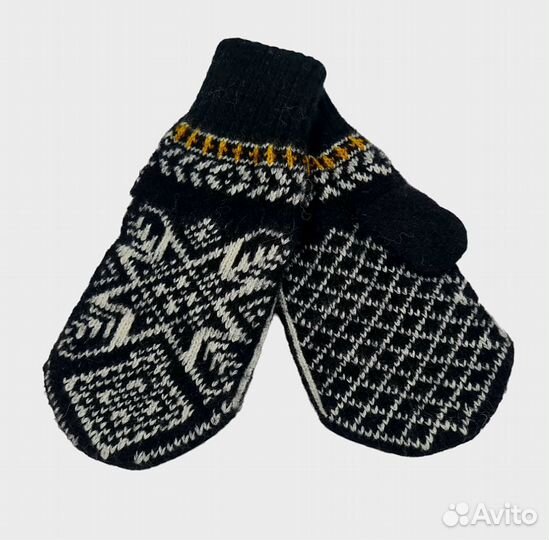 Варежки вязаные женские