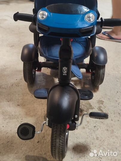Детский трехколесный велосипед с ручкой