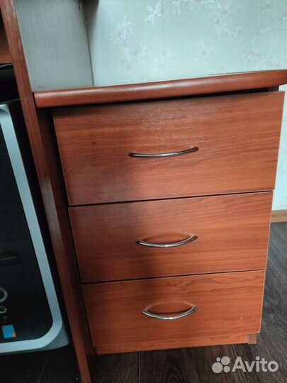 Компьютерный стол