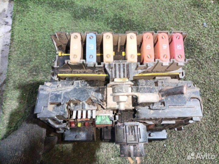 Блок предохранителей Peugeot 407 407 PSA6FY10LT26