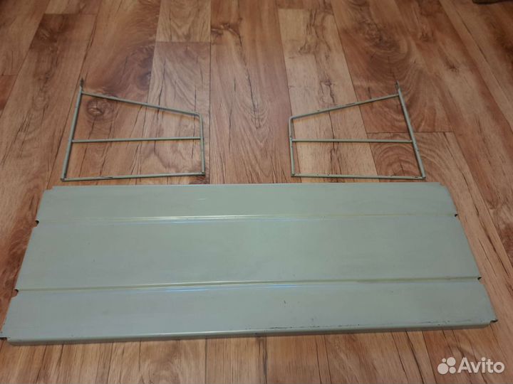 Полка настенная металлическая