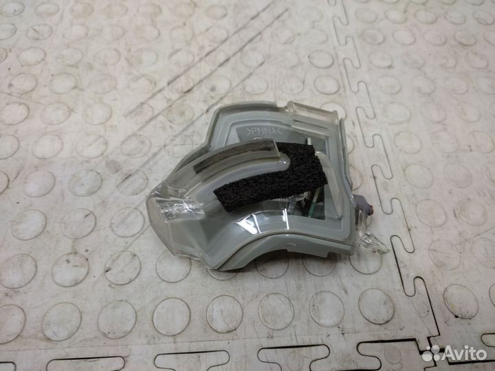 Повторитель зеркала правый Toyota Camry XV70 2017