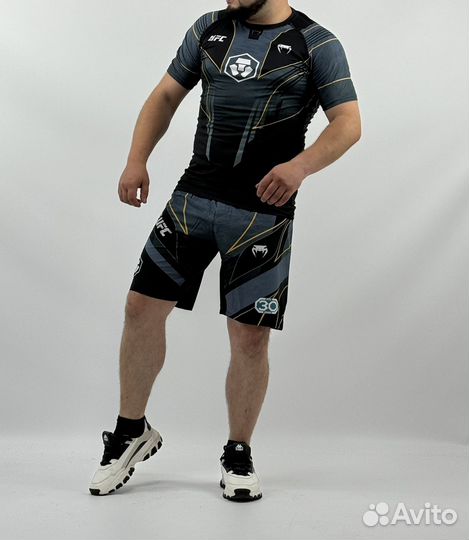 Рашгард и шорты Venum