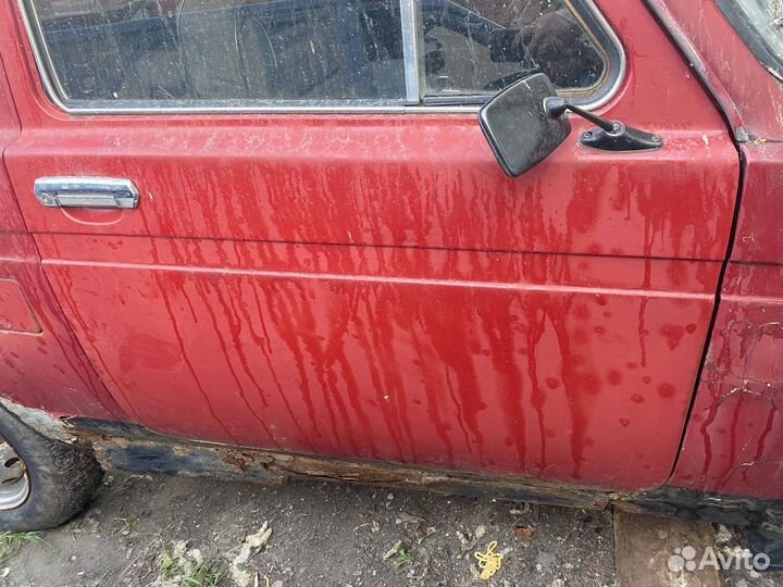 Капот дверь правая Нива 2121
