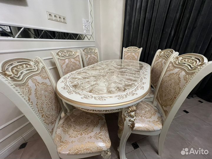 Стол и стулья комплект