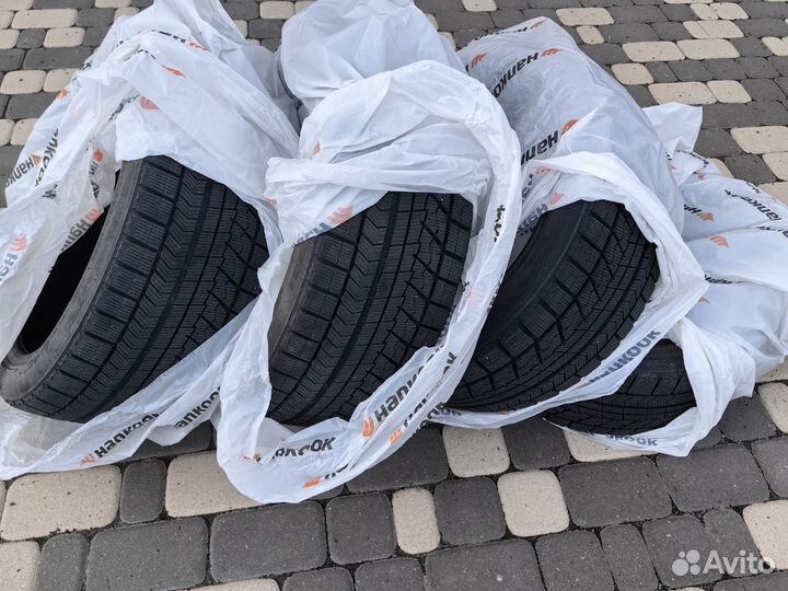 Bridgestone Blizzak VRX 225/40 R18 93S