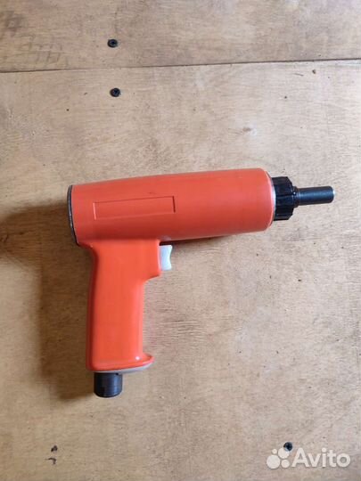 Пневмогайковерт