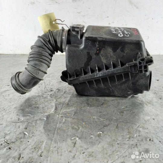 Корпус воздушного фильтра Toyota Corolla 150