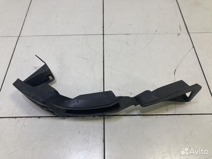 Кронштейн заднего бампера левый Porsche Cayenne 95