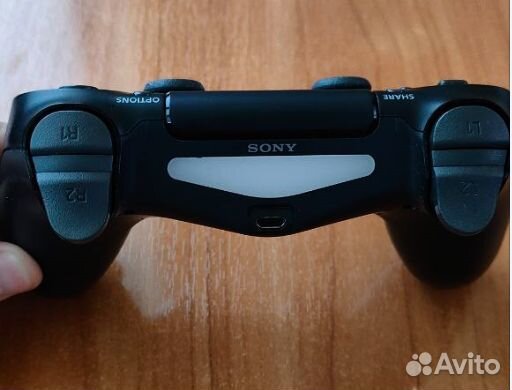 Геймпад Sony Dualshock 4
